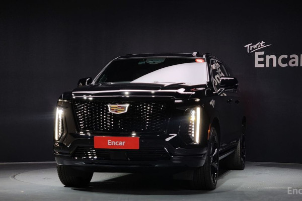 2025 Cadillac Escalade с пробегом 4 781 км