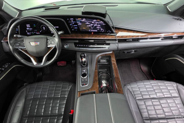 2021 Cadillac Escalade с пробегом 24 721 км