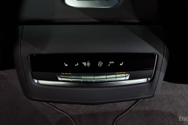 2024 Cadillac Escalade с пробегом 15 588 км