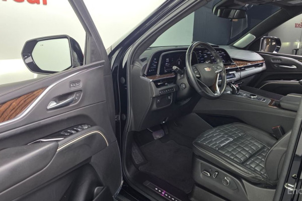 2021 Cadillac Escalade с пробегом 24 721 км