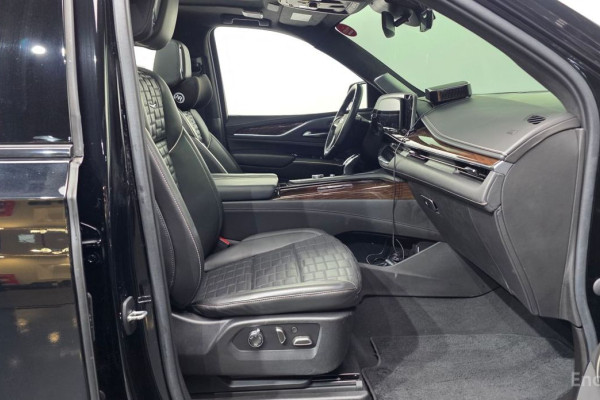 2021 Cadillac Escalade с пробегом 24 721 км