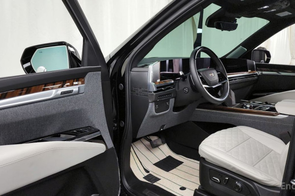 2025 Cadillac Escalade с пробегом 4 781 км