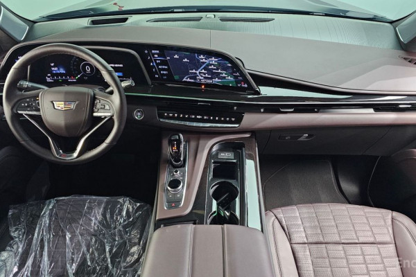 2024 Cadillac Escalade с пробегом 9 358 км