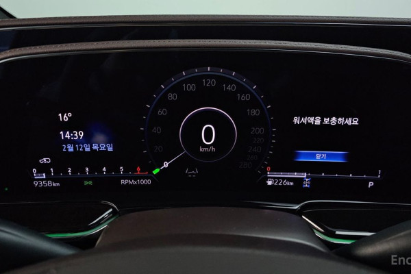 2024 Cadillac Escalade с пробегом 9 358 км