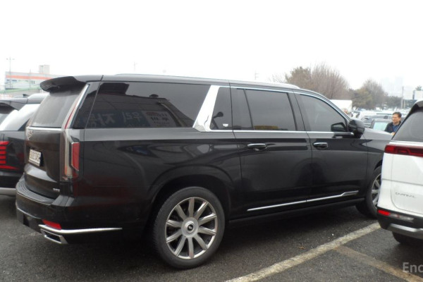 2022 Cadillac Escalade с пробегом 31 600 км