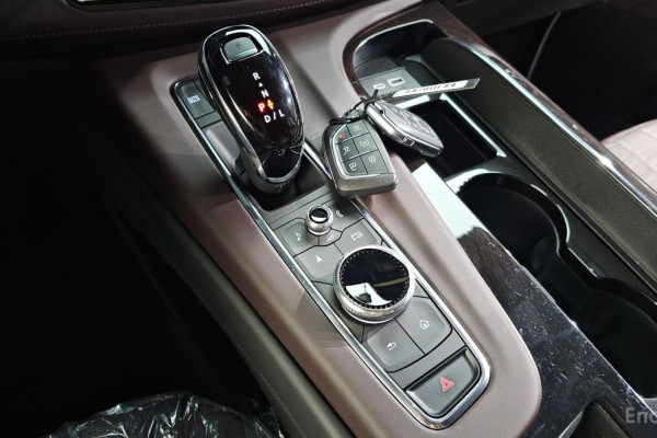 2024 Cadillac Escalade с пробегом 9 358 км