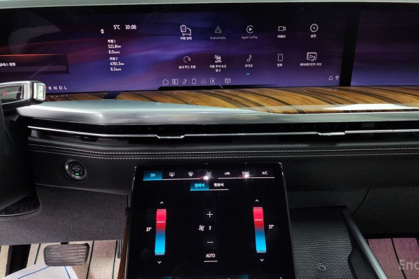 2025 Cadillac Escalade с пробегом 4 781 км