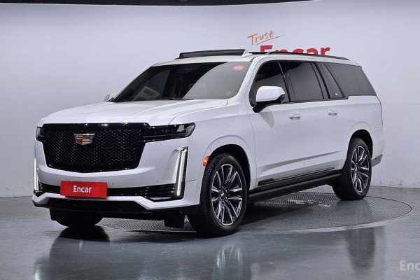 2023 Cadillac Escalade с пробегом 17 023 км