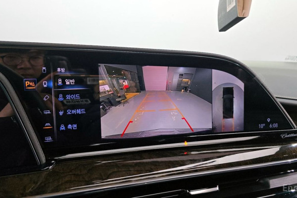 2022 Cadillac Escalade с пробегом 13 777 км