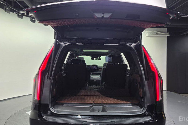 2021 Cadillac Escalade с пробегом 24 721 км