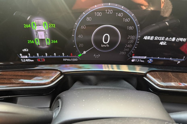 2023 Cadillac Escalade с пробегом 5 300 км