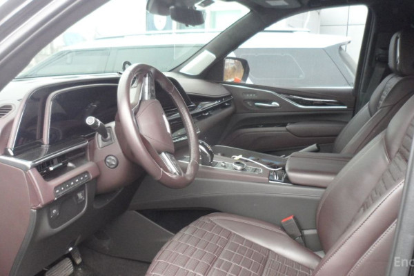 2022 Cadillac Escalade с пробегом 31 600 км
