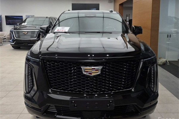 2025 Cadillac Escalade с пробегом 5 км