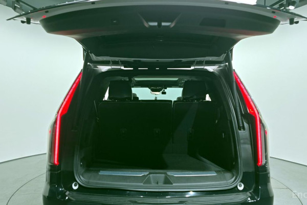 2022 Cadillac Escalade с пробегом 13 777 км