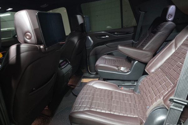 2023 Cadillac Escalade с пробегом 31 000 км