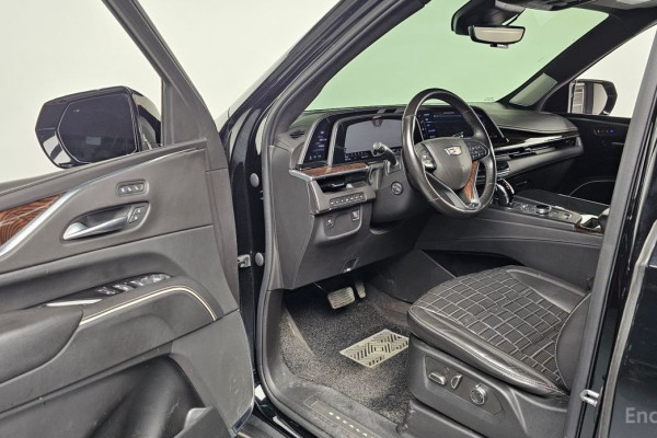 2022 Cadillac Escalade с пробегом 45 911 км