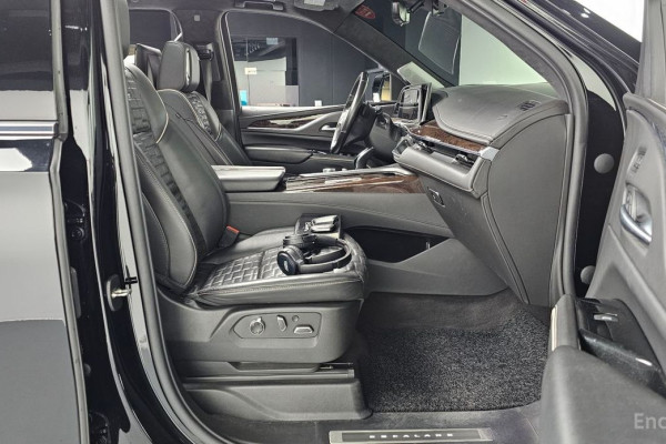 2022 Cadillac Escalade с пробегом 45 911 км