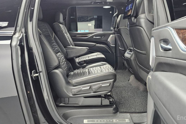 2022 Cadillac Escalade с пробегом 45 911 км