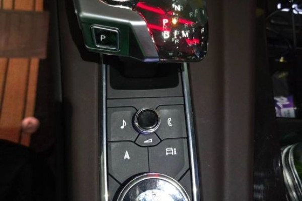 2023 Cadillac Escalade с пробегом 31 000 км