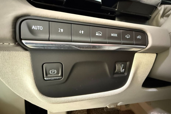 2023 Cadillac Escalade с пробегом 26 053 км