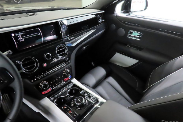 2022 Rolls-Royce Ghost с пробегом 8 200 км