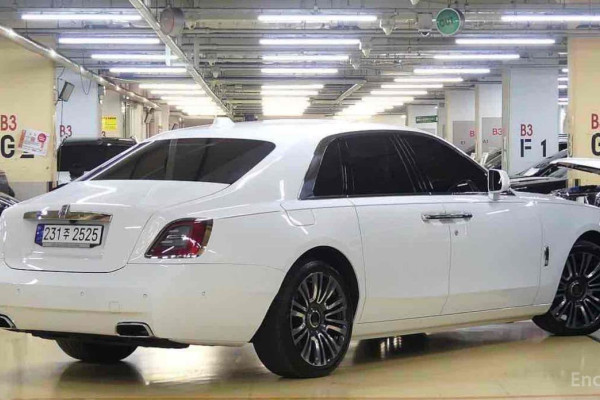 2023 Rolls-Royce Ghost с пробегом 35 000 км