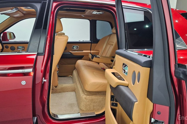 2023 Rolls-Royce Cullinan с пробегом 27 809 км