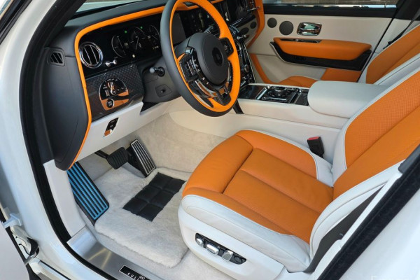 2025 Rolls-Royce Cullinan с пробегом 1 623 км