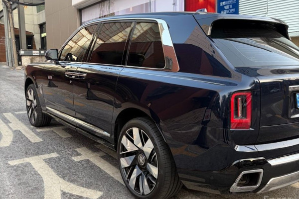 2025 Rolls-Royce Cullinan с пробегом 200 км