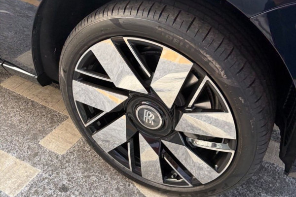 2025 Rolls-Royce Cullinan с пробегом 200 км