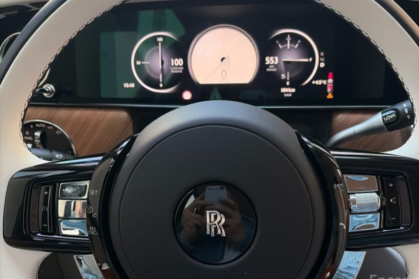 2025 Rolls-Royce Cullinan с пробегом 200 км