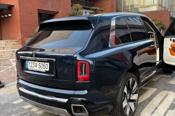 2025 Rolls-Royce Cullinan с пробегом 200 км