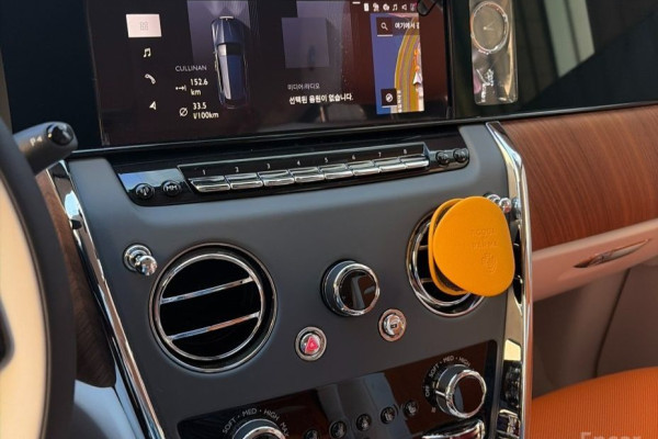 2025 Rolls-Royce Cullinan с пробегом 200 км