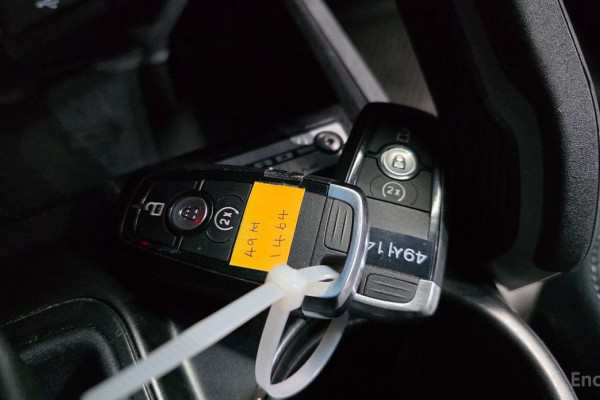 2023 Ford Bronco с пробегом 25 074 км