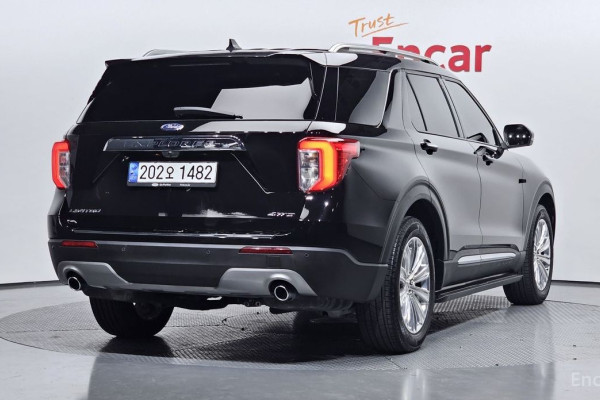 2022 Ford Explorer с пробегом 17 092 км