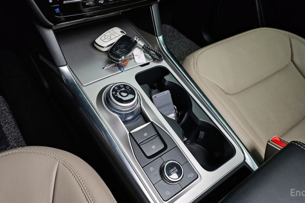 2022 Ford Explorer с пробегом 17 092 км