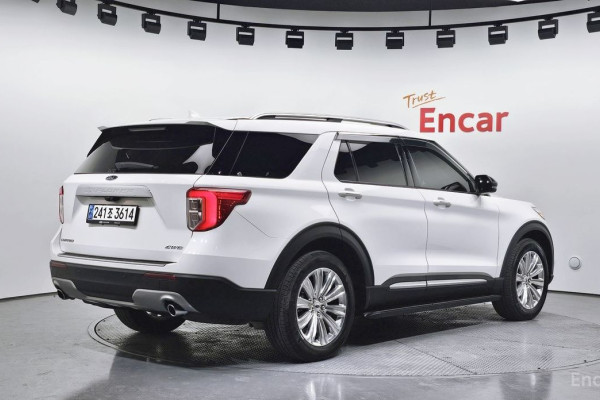 2023 Ford Explorer с пробегом 9 840 км