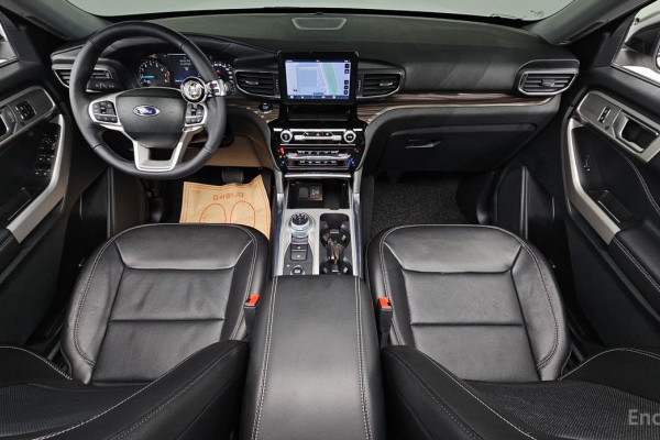 2023 Ford Explorer с пробегом 9 840 км