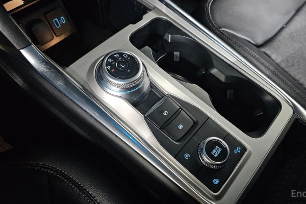 2023 Ford Explorer с пробегом 9 840 км