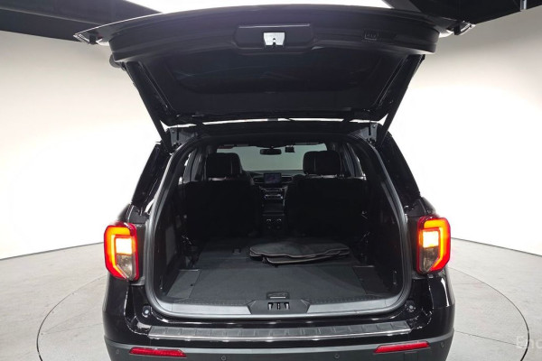 2022 Ford Explorer с пробегом 12 442 км