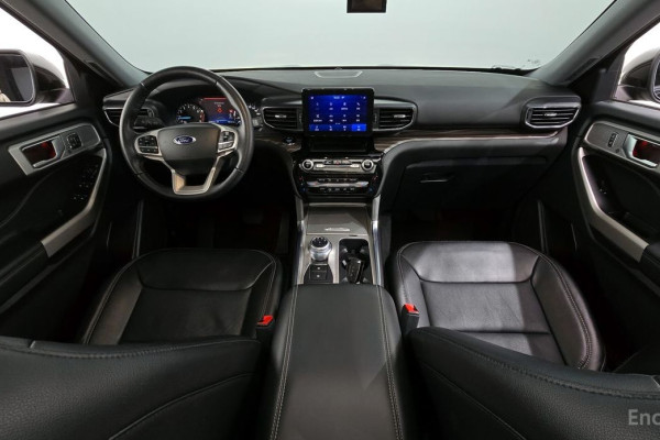 2023 Ford Explorer с пробегом 22 739 км