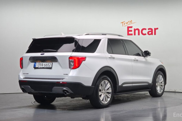 2022 Ford Explorer с пробегом 34 977 км