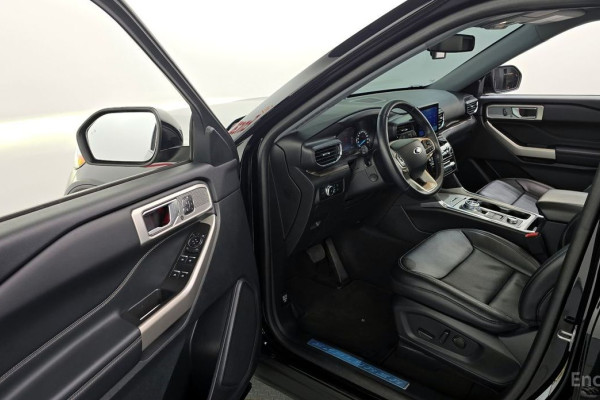 2023 Ford Explorer с пробегом 22 739 км