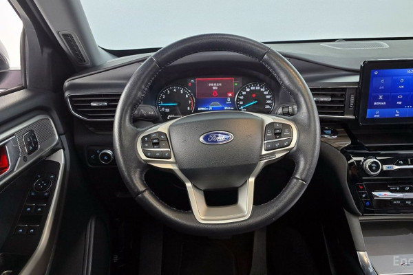 2023 Ford Explorer с пробегом 22 739 км