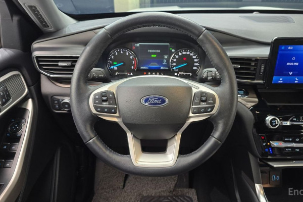 2022 Ford Explorer с пробегом 34 977 км