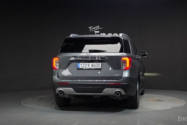 2023 Ford Explorer с пробегом 12 717 км