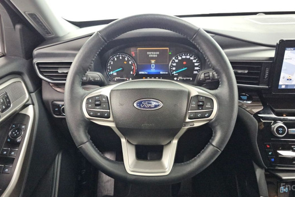 2023 Ford Explorer с пробегом 20 706 км