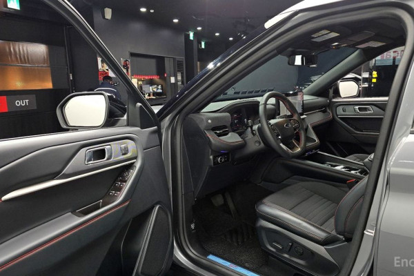 2024 Ford Explorer с пробегом 10 178 км