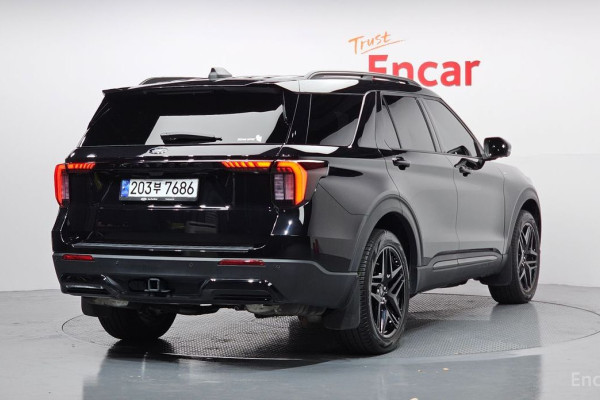 2024 Ford Explorer с пробегом 24 371 км