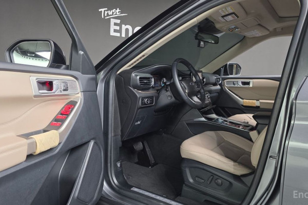 2023 Ford Explorer с пробегом 12 717 км